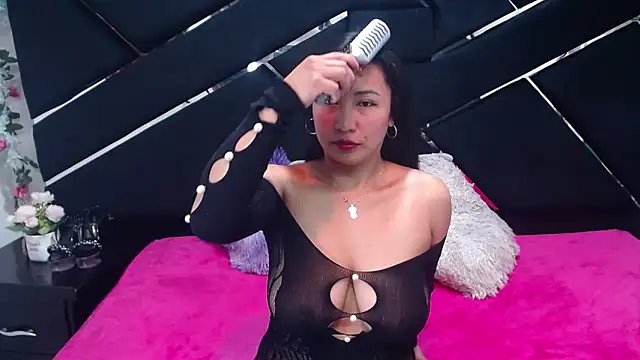 Snapshot of SalmaSantos_ chatting on 6, 5, 2026 SalmaSantos online show from 6, 5, 2026