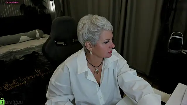 Linda Zef1r online show from 23, 5, 2026