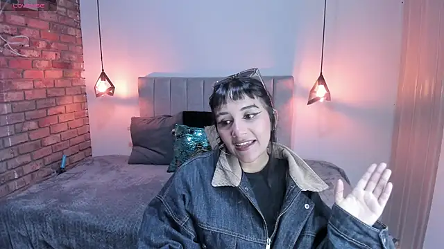 Hanna Clark   online show from 19, 5, 2026