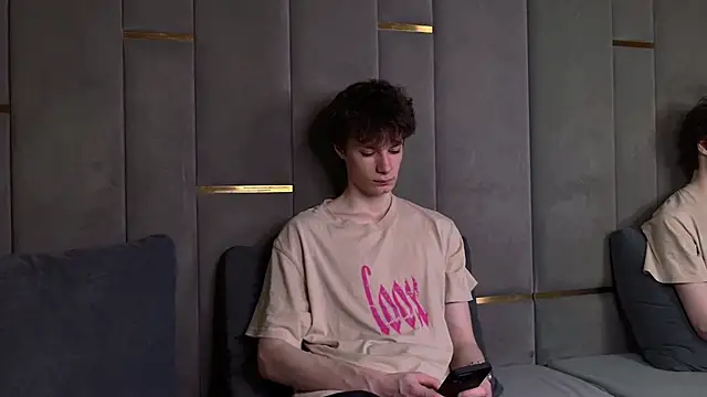 EdwardHogan online show from 5, 4, 2026