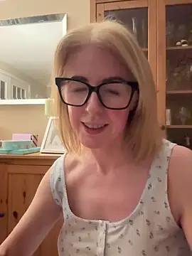 Laylaskyexx online show from 16, 4, 2026