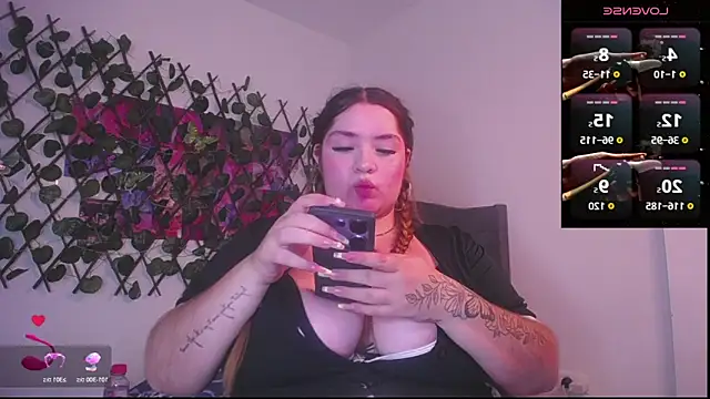 Snapshot of Samantha_Matius chatting on 28, 5, 2026 Samantha Matius online show from 28, 5, 2026