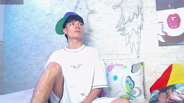 Snapshot of Alex_latino_ chatting on 2, 4, 2026 Alex latino online show from 2, 4, 2026