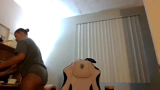 Snapshot of madzbailey chatting on 29, 5, 2026 madzbailey online show from 29, 5, 2026