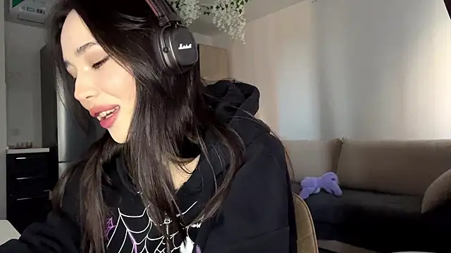 Elizabetswan online show from 12, 4, 2026