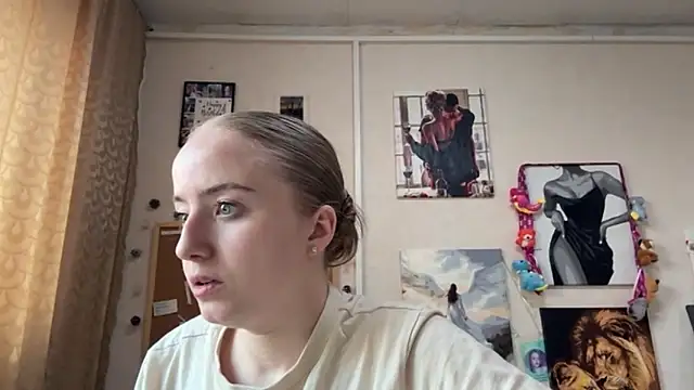 Snapshot of SabinaHaggen chatting on 15, 4, 2026 SabinaHaggen online show from 15, 4, 2026