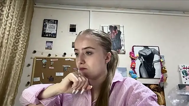 Snapshot of SabinaHaggen chatting on 27, 4, 2026 SabinaHaggen online show from 27, 4, 2026