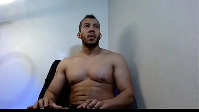 Snapshot of georgeholl chatting on 11, 5, 2026 georgeholl online show from 11, 5, 2026