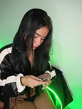 Snapshot of Mia_Flamee chatting on 11, 4, 2026 Mia Flamee online show from 11, 4, 2026