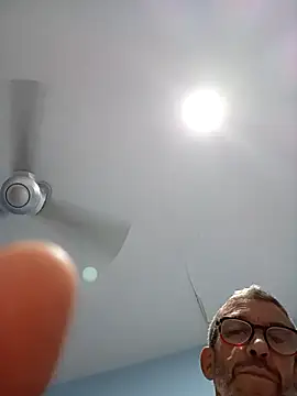 Snapshot of chris-sbh11 chatting on 3, 4, 2026 chris-sbh11 online show from 3, 4, 2026