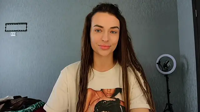 Kira  love1 online show from 15, 4, 2026