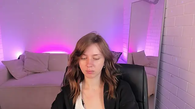 MeganClapp online show from 11, 5, 2026