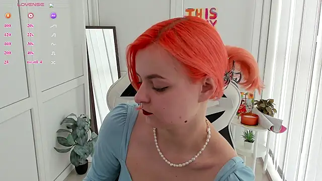 Snapshot of NightLeaf chatting on 31, 5, 2026 NightLeaf online show from 31, 5, 2026