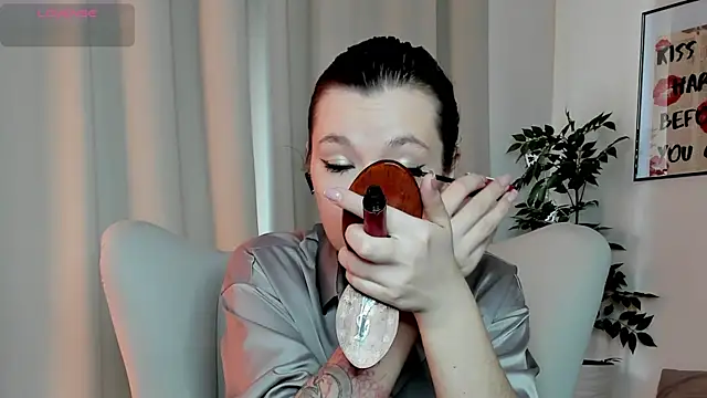 kirarogersss online show from 10, 4, 2026