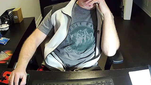 Snapshot of Shalun2000 chatting on 7, 4, 2026 Shalun2000 online show from 7, 4, 2026