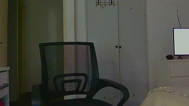 Snapshot of petitebelu chatting on 28, 7, 2026 petitebelu online show from 28, 7, 2026