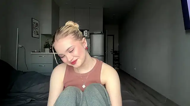 kirtova  online show from 15, 4, 2026