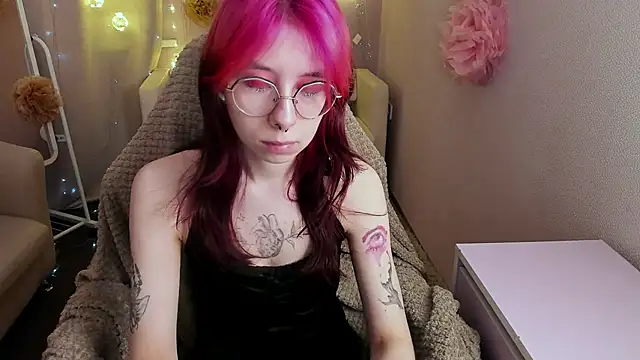 Alice Nyx online show from 10, 4, 2026