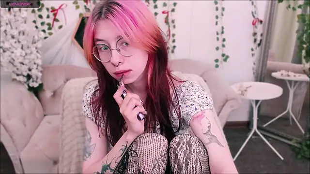 Alice Nyx online show from 11, 6, 2026