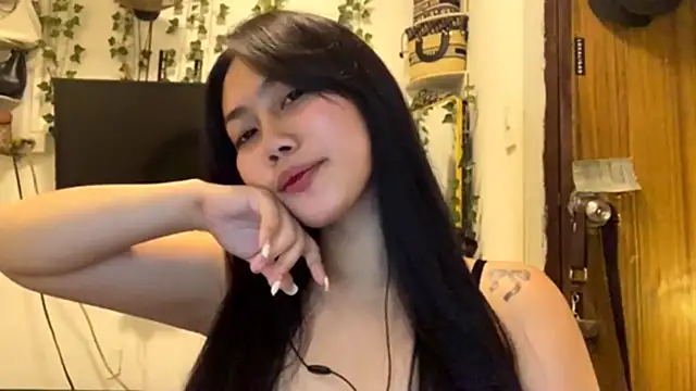 Snapshot of GlindaDejardin chatting on 12, 4, 2026 GlindaDejardin online show from 12, 4, 2026
