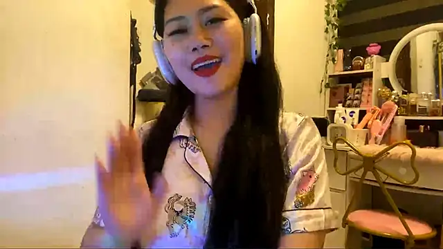 Snapshot of GlindaDejardin chatting on 28, 4, 2026 GlindaDejardin online show from 28, 4, 2026