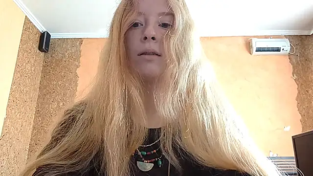 Snapshot of KateVibe_01 chatting on 30, 5, 2026 KateVibe 01 online show from 30, 5, 2026