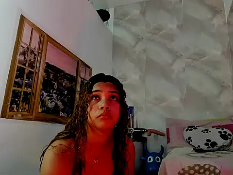 EllyBloom online show from 13, 4, 2026