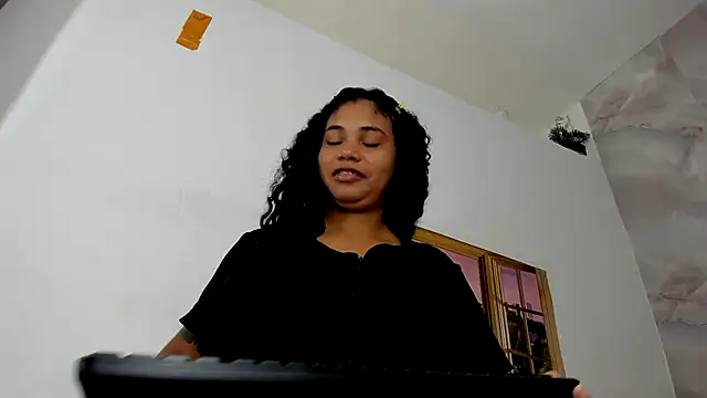Snapshot of EllyBloom chatting on 5, 7, 2026 EllyBloom online show from 5, 7, 2026