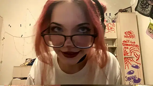 Snapshot of RedHeadCat chatting on 24, 4, 2026 RedHeadCat online show from 24, 4, 2026