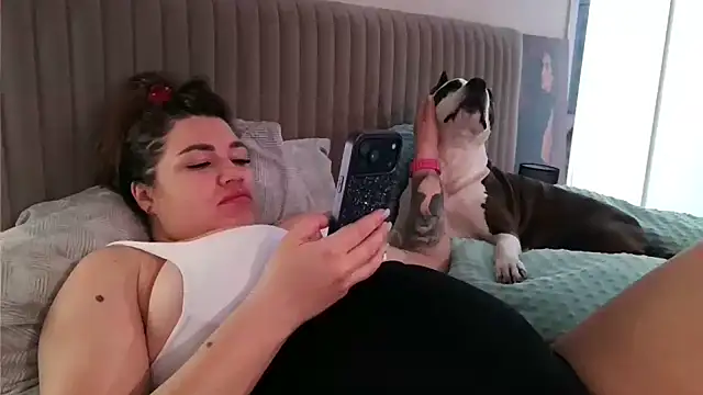 miss preggie online show from 15, 4, 2026