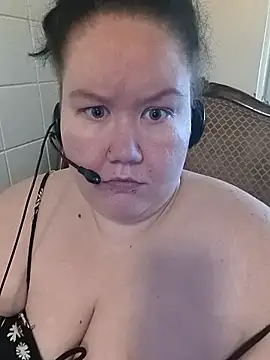 Snapshot of hisalphaqueen27 chatting on 5, 4, 2026 hisalphaqueen27 online show from 5, 4, 2026