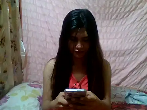 Snapshot of luna_veille chatting on 23, 5, 2026 luna veille online show from 23, 5, 2026