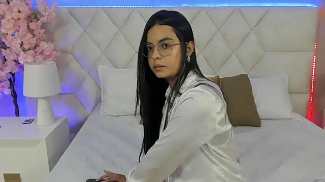 Gia  evanss online show from 11, 4, 2026