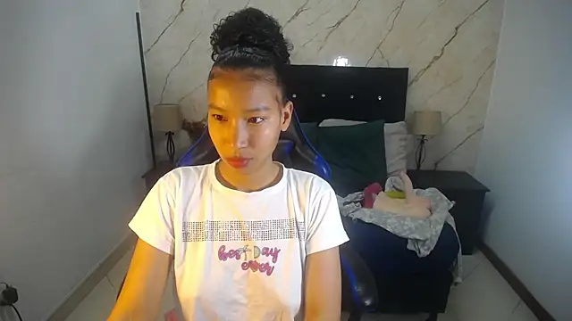 hasley cute online show from 5, 5, 2026