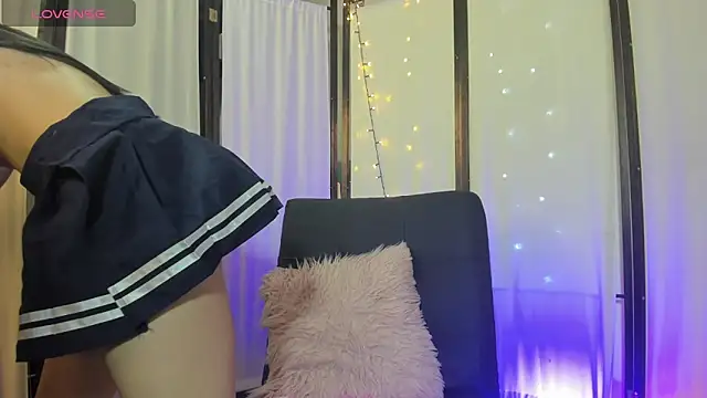 JadeMills2 online show from 12, 4, 2026