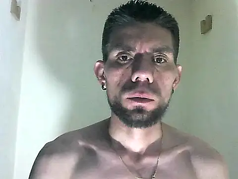 Snapshot of thomas2wood chatting on 8, 6, 2026 thomas2wood online show from 8, 6, 2026