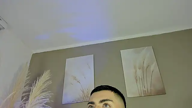 Snapshot of Alexander_Diazz chatting on 2, 6, 2026 Alexander Diazz online show from 2, 6, 2026
