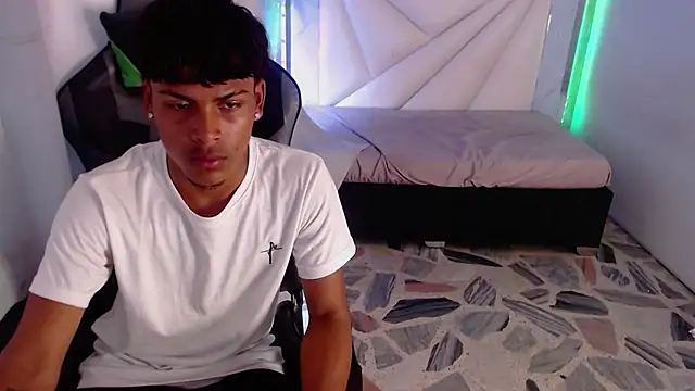 Snapshot of Angel_foxc_ chatting on 7, 4, 2026 Angel foxc online show from 7, 4, 2026