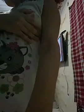 nandinharuivinha22 online show from 8, 4, 2026