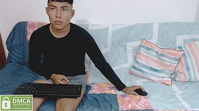 Snapshot of Denzel_Ass26 chatting on 21, 5, 2026 Denzel Ass26 online show from 21, 5, 2026