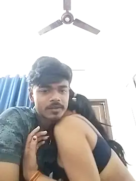 Snapshot of Love-Birdss chatting on 8, 4, 2026 Love-Birdss online show from 8, 4, 2026