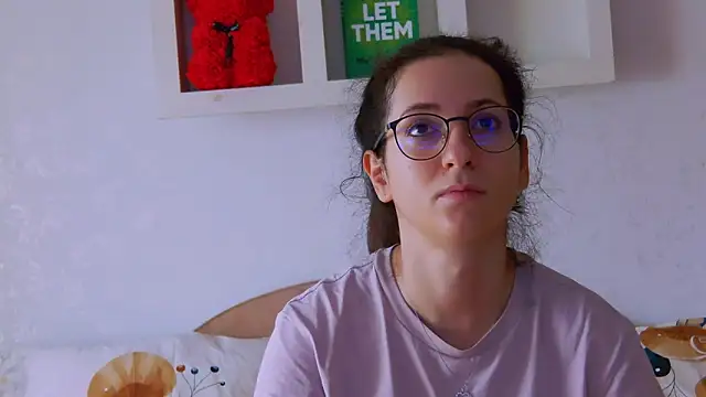 KarolDolly05 online show from 17, 4, 2026