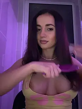 Snapshot of KarolDolly05 chatting on 3, 6, 2026 KarolDolly05 online show from 3, 6, 2026