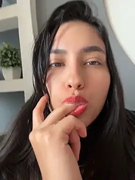 Snapshot of VioletRousee chatting on 8, 6, 2026 VioletRousee online show from 8, 6, 2026