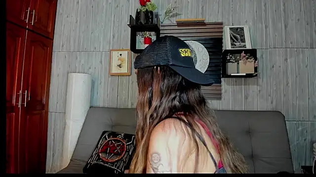 Snapshot of Alucarda666 chatting on 1, 7, 2026 Alucarda666 online show from 1, 7, 2026
