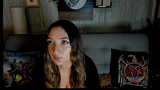 Snapshot of Alucarda666 chatting on 4, 7, 2026 Alucarda666 online show from 4, 7, 2026