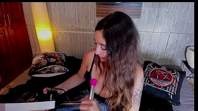 Snapshot of Alucarda666 chatting on 10, 7, 2026 Alucarda666 online show from 10, 7, 2026