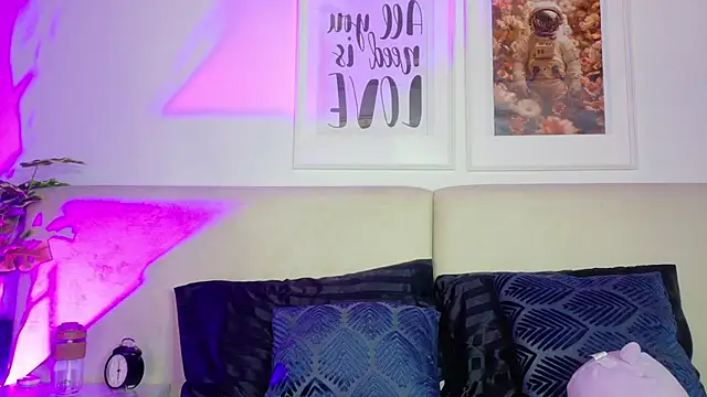 Gabbie Danger online show from 15, 4, 2026