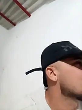 Snapshot of franDuxxx chatting on 9, 4, 2026 franDuxxx online show from 9, 4, 2026