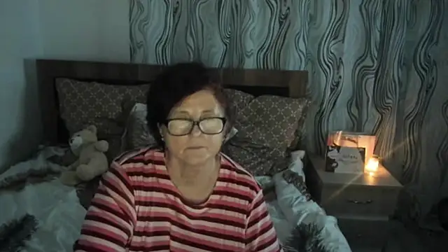 Snapshot of CatherineRowe chatting on 6, 1, 2025 CatherineRowe online show from 6, 1, 2025